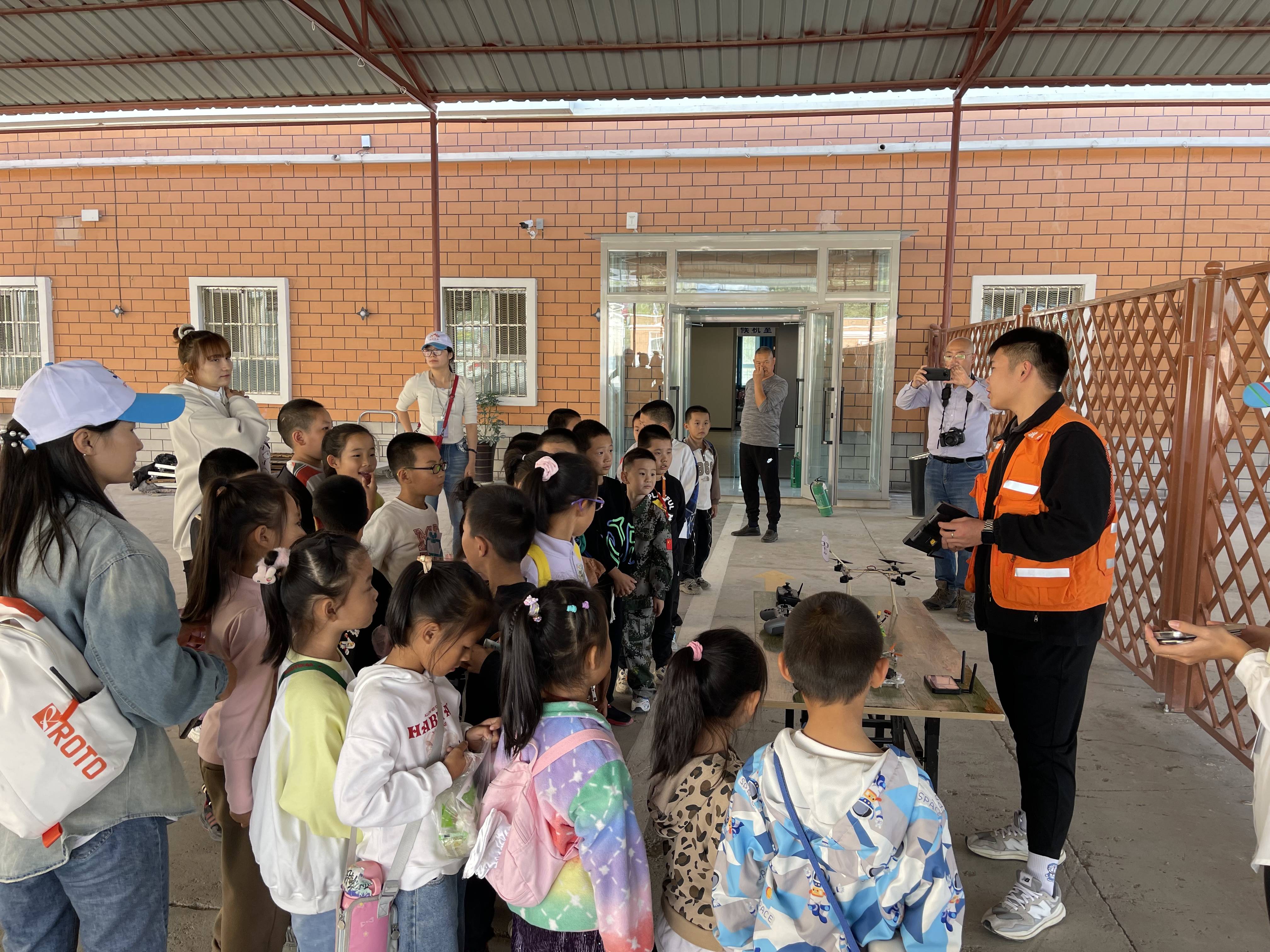 青少年无人机培训 青少年学习无人机可以提升孩子的这些能力