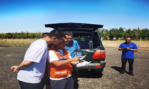 【新疆保华润天青少年无人机培训】无人机学习:年龄不是障碍,激情与安全同行