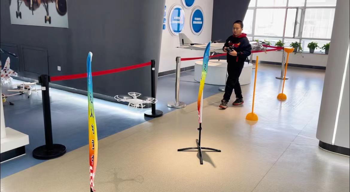 【新疆青少年无人机培训】儿童玩无人机,好处与风险全解析