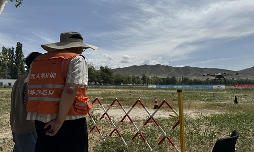 新疆地区无人机专业培训，【?；筇旌娇铡恐闱崴煽既AAC驾照
