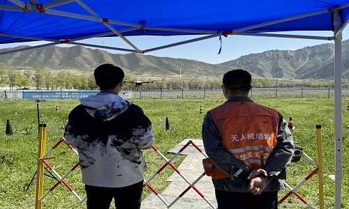 【新疆无人机培训】保华润天揭秘:多旋翼视距内无人机执照的价值