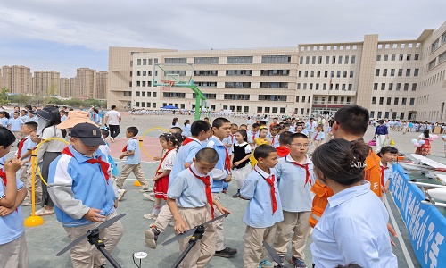 【新疆青少年无人机培训】多旋翼无人机操作技巧,保华润天航空专业指导