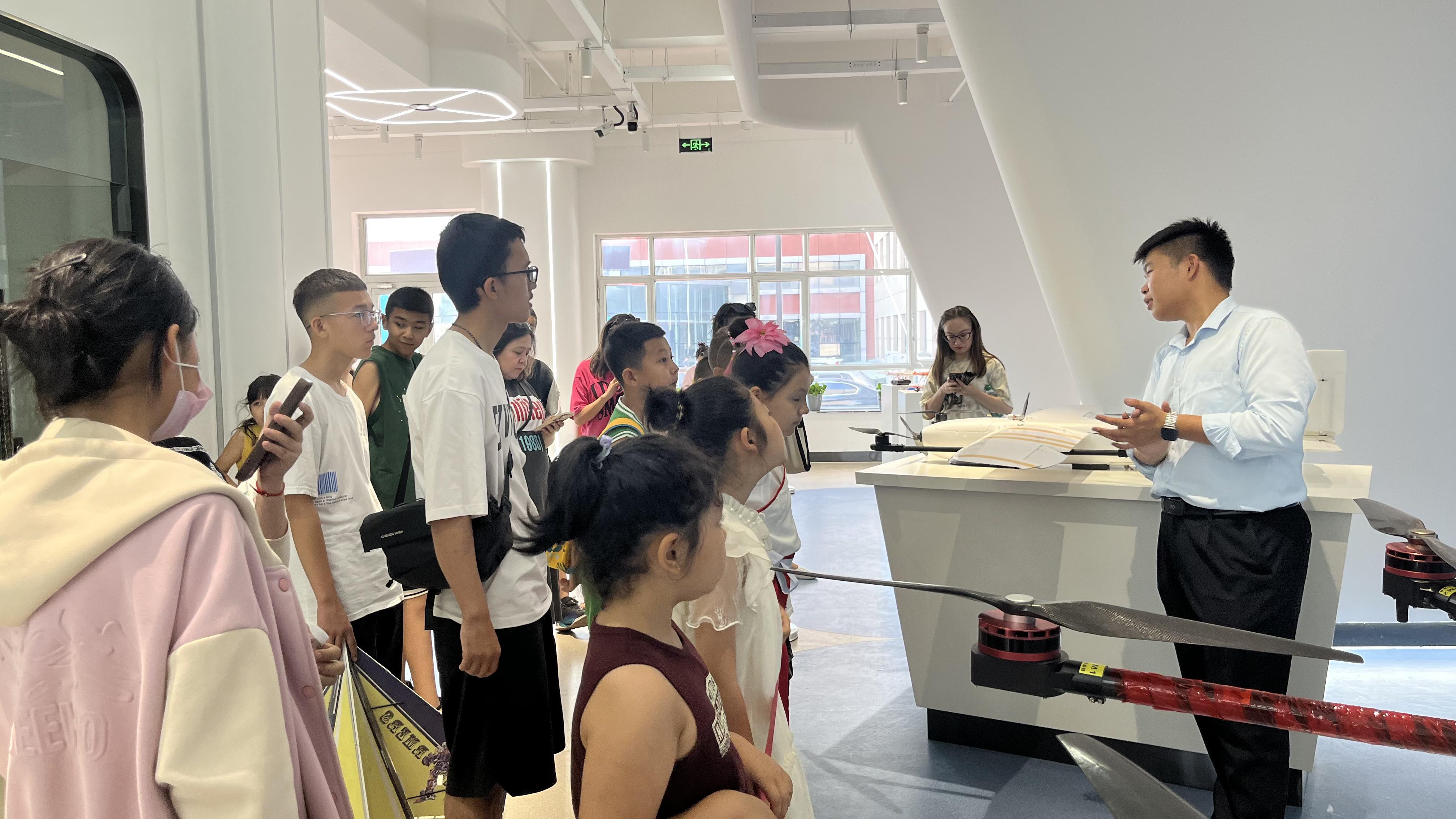 超纯干货,青少年必知:无人机考证到底培训些什么内容?【新疆保华润天】