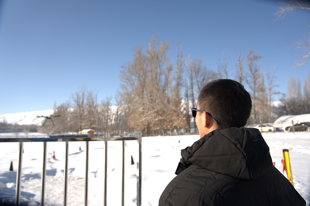 【新疆青少年无人机培训】无人机飞手:未来就业市场的新星